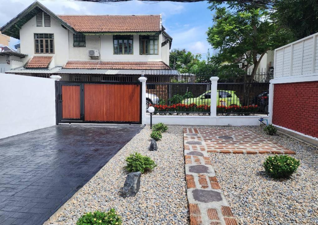 Boxsoon Nimman 2 # 4Beds 3Baths Villa Chiang Mai Bagian luar foto